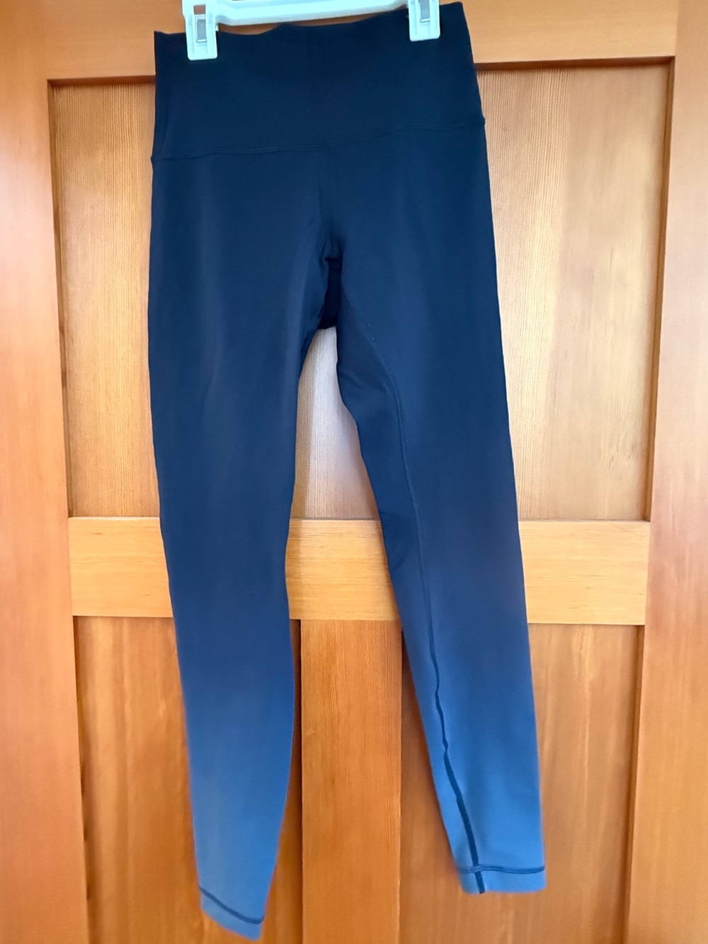 lululemon athletica Black and Blue Ombré Leggings (Size 6)